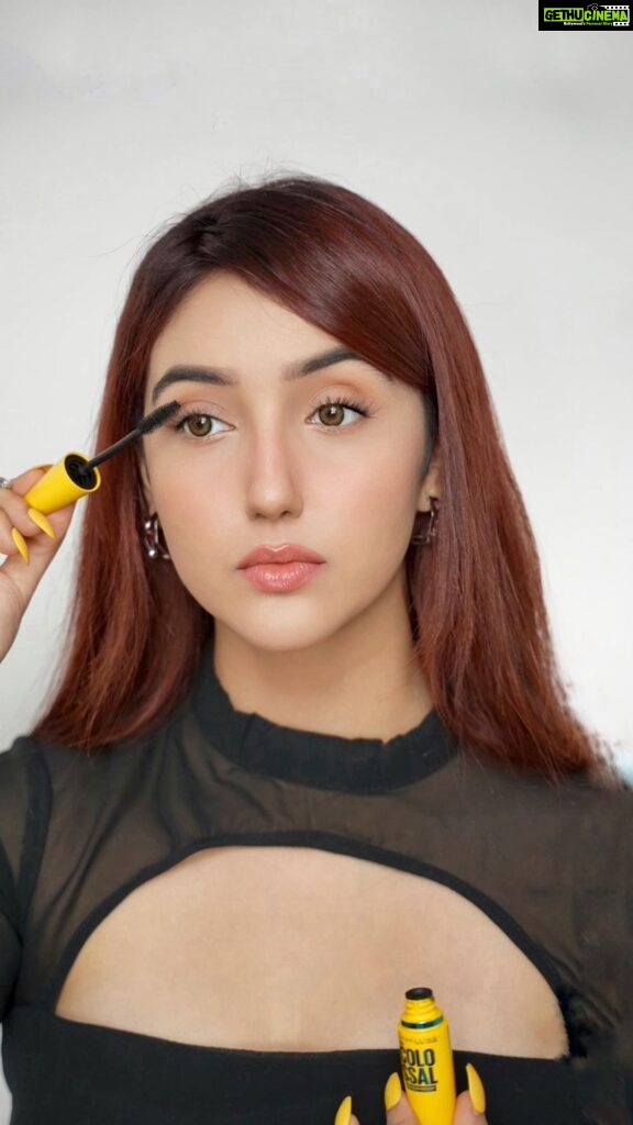 Ashnoor Kaur Instagram - #AD Colossal Mascara SUPREMACY! I agree with @suhana_khan2 & vouch for @maybelline_ind Colossal Mascara! You need to try it our for an instantly volumizing lash impact! #MaybellineIndia #MaybellineMakeup #BackToBold #GoColossalEveryDay