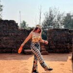 Ashnoor Kaur Instagram – I made you look👀🧡 Goa