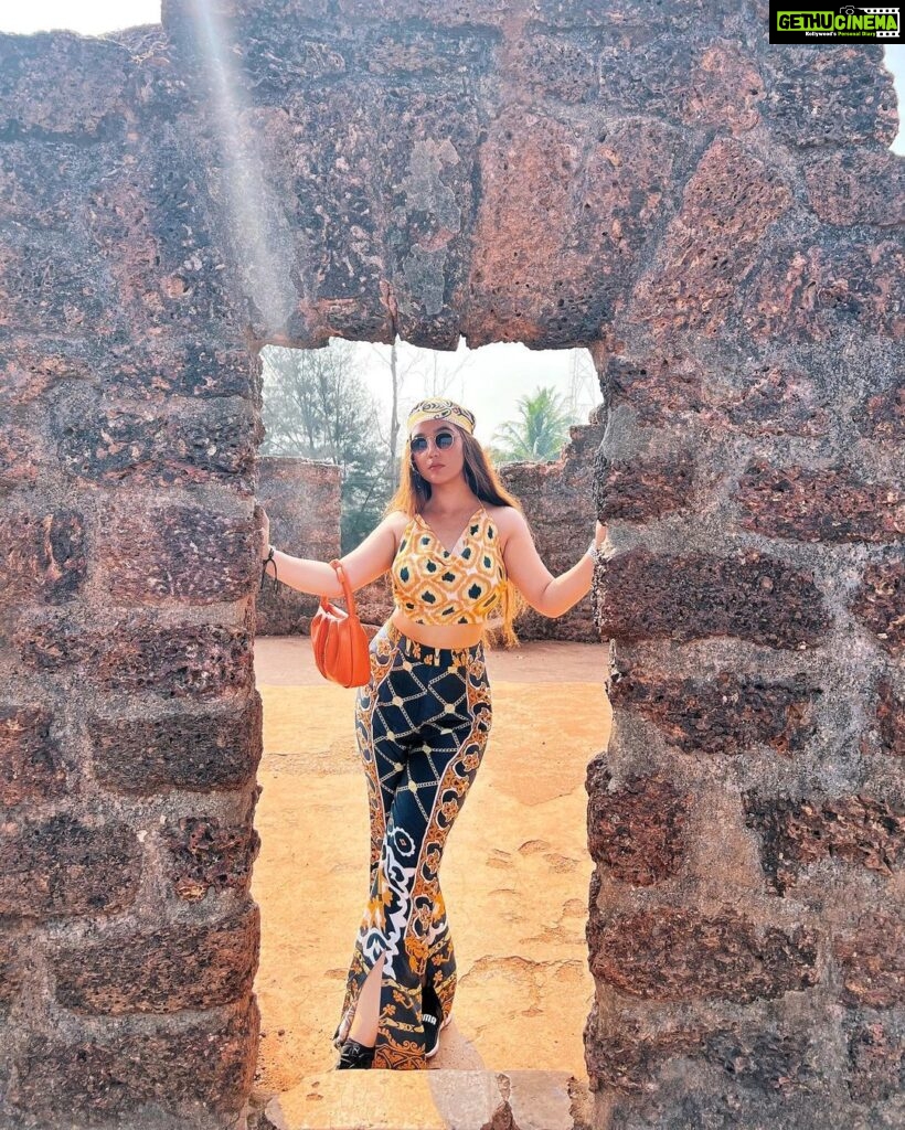Ashnoor Kaur Instagram - Wanderlust & brick dust🧡 Aguada Fort, Goa, India