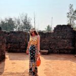 Ashnoor Kaur Instagram - Made you look👀🧡 . . . #GoaDiaries #WhatIWore #ashnoorstylediaries Wearing @theboozybutton Aguada Fort, Goa, India