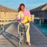 Ashnoor Kaur Instagram - Summa’23🌤️🚴🏻‍♀️🌻 . . Swipe to the last slide to not miss the amazing viewwww🤌🏻 #Maldives #Summers #Vacation 👚 @ordinaree.in 📍 @sunsiyamiruveli @sunsiyamresorts 🤝 @planmyleisure #sunsiyam #iruveli #planmyleisure