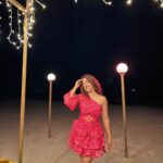 Ashnoor Kaur Instagram – Clair de lune🦩🌙
.
.
.
👗 @femi9.byas 
🧣 @styling.your.soul 
📍 @sunsiyamiruveli @sunsiyamresorts 
🤝 @planmyleisure Maldives