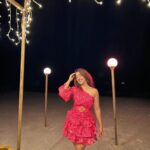 Ashnoor Kaur Instagram - Clair de lune🦩🌙 . . . 👗 @femi9.byas 🧣 @styling.your.soul 📍 @sunsiyamiruveli @sunsiyamresorts 🤝 @planmyleisure Maldives