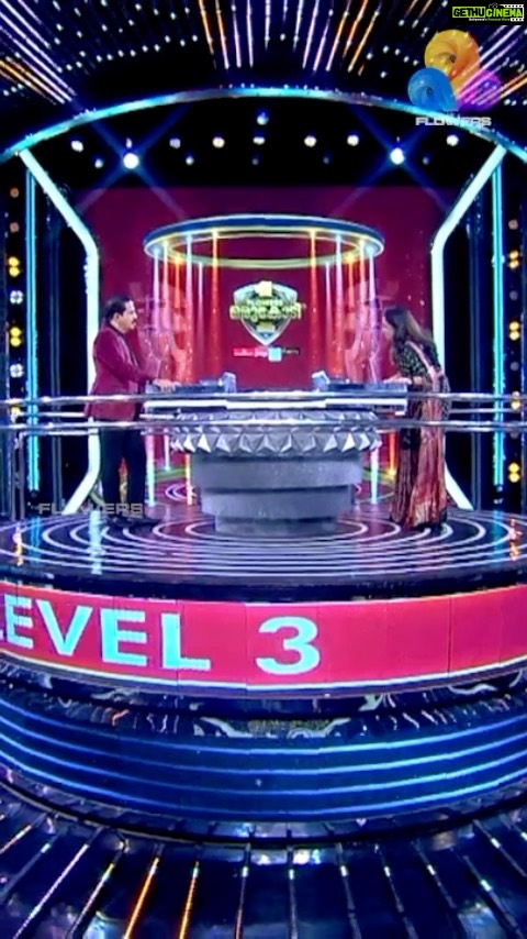 Aswathy Sreekanth Instagram - മ്യൂസിക് ഇട്ട് ഒന്ന് പൊലിപ്പിച്ചെങ്കിലും സംഭവം കണ്ണീരും കിനാവും ഒന്നും അല്ലാട്ടോ 😜 Do watch flowers oru kodi today at 9 PM on flowers 😁