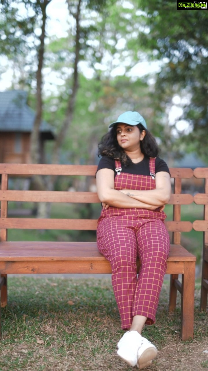 Aswathy Sreekanth Instagram - #WomensDayOffer ഈ വനിതാ ദിനത്തോടനുബന്ധിച്ച് എല്ലാ തിരക്കുകളും മാറ്റിവെച്ച് നമുക്കൊരു യാത്ര പോയാലോ? ഇപ്പോള് മാര്ച്ച് 5 മുതല് 11 വരെ കെടിഡിസിയുടെ തിരഞ്ഞെടുത്ത പ്രോപ്പര്ട്ടികളില് സ്ത്രീകള് നടത്തുന്ന ബുക്കിംഗുകള്ക്ക് 50% ഡിസ്കൗണ്ടും ഭക്ഷണത്തിന് 20% ഡിസ്കൗണ്ടും നേടാം. ഈ വെക്കേഷന് ഒരു ആഘോഷമാക്കി മാറ്റുവാന് ബുക്കിംഗ് ഇപ്പോള് തന്നെ തുടങ്ങിക്കോളൂ. KTDC Central Reservations @ktdchotels Call: 0471-2316736, *9400008585* Email: centralreservations@ktdc.com #ktdc #ktdchotels #kumarakombackwaters