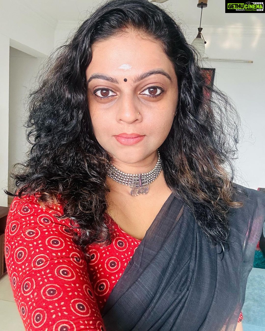 Aswathy Sreekanth Instagram - Shakti is the nature and Shiva is the consciousness. Shakti is the energy and Shiva, the awareness. The union and the balance of nature that Shiva and Shakti form together is celebrated as Maha Shivratri ! 🖤 Mahashivarathri wishes to all !
