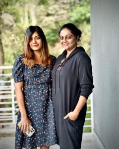 Aswathy Sreekanth Instagram - Good morning from Munnar @dilsha__prasannan__ ❤️ #shoottime #munnar #goodvibes #somethingiscooking😉