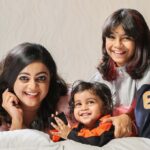 Aswathy Sreekanth Instagram - Not a supermom, not even a wonderful one ! An ordinary mother who strives every day to do her best for the kids yet fails miserably most of the time. A very ordinary mother who really want to escape from kids to have some ‘me time’ but starts missing them terribly the moment she steps out of home. A very ordinary mother who puts so much effort to keep herself sane while handling all the tantrums and meltdowns but still doubts her parenting skills. Its not easy darlings, but look at those smiles…it’s worth it 🥰🥰🥰 Happy mother’s day to every ordinary moms out there ❣️ Love and hugs from just another ordinary mom 🤗 #happymothersday #mothersday #justanordinarymom