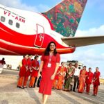 Aswathy Sreekanth Instagram - When Air India express took Kochin Biennale to the skies ❤️ Adaptation of GS Smitha’s original acrylic painting became the new tail art iconography for Air India express! So proud and happy to witness the event @kochibiennale @officialairindiaexpress @airindia.in @keralatourism #kochibiennale #muzrisbiennale #airindiaexpress #art #tailart #biggestcanvas