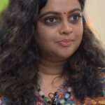 Aswathy Sreekanth Instagram - Aswathy Sreekanth Part-1 and Part-2 streaming now...link on my bio and story . . . #aswathysreekanth #interview #malayalam #reels #facebookreels #iamwithdhanyavarma #dhanyavarma