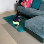 Aswathy Sreekanth Instagram - ഒരു മൊബൈൽ തരാൻ പറഞ്ഞിട്ട് അമ്മ കേൾക്കുന്നില്ല ഗയ്‌സ് 🤓