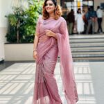 Aswathy Sreekanth Instagram - No feeling is final, keep going 💕 Styling @styledbysavu Saree @huesdestudio MUA @vikramanvijitha PC @unaiseadivadu #sareelook #eventready #pastelaesthetic #goodvibes #sareelove