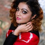 Aswathy Sreekanth Instagram - There’s a shade of red for every woman Styling @sabarinathk_ Saree @byhand.in MUA @shoshank_makeup @neethuthomasphotography