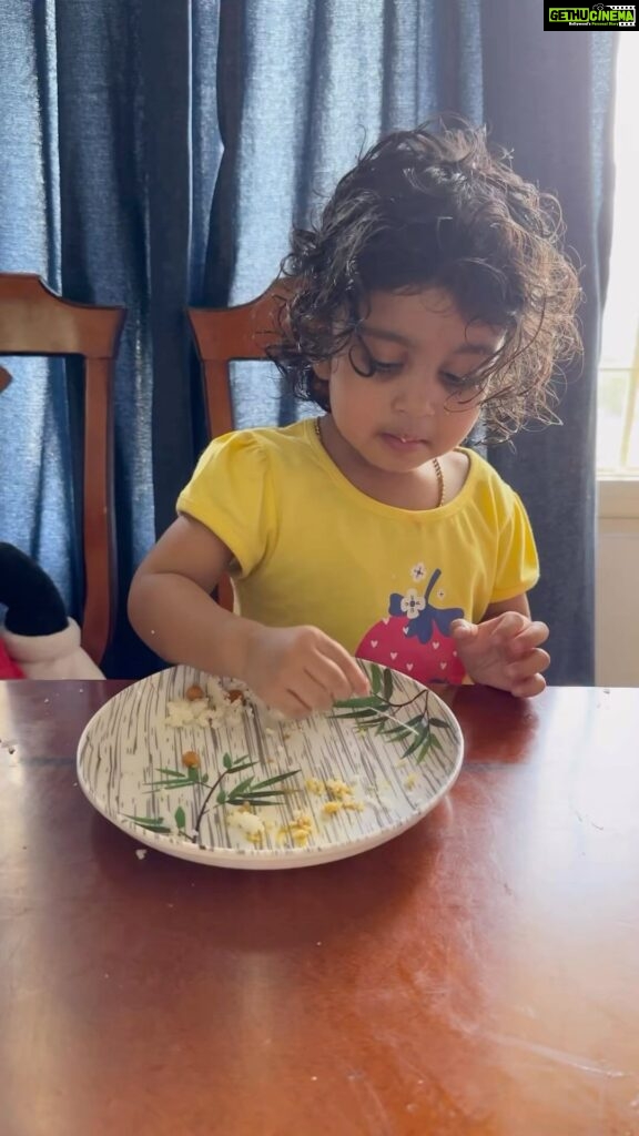 Aswathy Sreekanth Instagram - To everyone who asks me how effective baby led weaning (BLW) is here’s the answer. Meet our smart eater Kamala having some putt and kadala 😃 #babyledweaning #blw #smarteating #lotofmess #butworthit