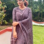 Aswathy Sreekanth Instagram - Whatever makes your soul happy, do that 💕 @suruma_designer_hub #asha #shoottime #flowerstv #chakkappazham #sitcom #malayalam