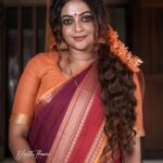 Aswathy Sreekanth Instagram – She 🧡

📸 @neethuthomasphotography 
Styled by @anjalii___vinod 
H&M @sijanmakeupartist 
#sareeshoot #latest #traditional #artistsoninstagram #photoshoot #aswathysreekanth #malayalamtvactress #anchor