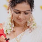 Aswathy Sreekanth Instagram – It is that time of the year when the air is full of positivity and hope as we celebrate the festival of Onam. Since my childhood, my family has celebrated Onam together having lots of fun decorating our homes, making Pookalams and eating delicious Onam Sadhya. This year, its extra special as it is my baby’s Pratham Onam and I want her to have the best experience as well. 
That’s why I chose @sebamedindia Baby range with pH 5.5 that gives my baby soft, nourished skin and ready for her Pratham Onam!

#SebamedIndia #SebamedPrathamOnam #PrathamOnam #HappyOnam