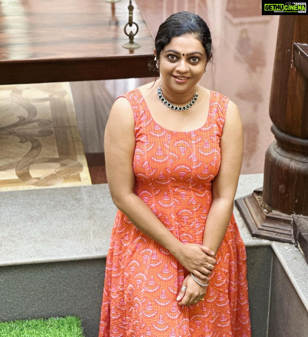 Aswathy Sreekanth Instagram - Smile ! Its free therapy 🧡