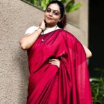 Aswathy Sreekanth Instagram - Any day is a saree day ❤️ @unaiseadivadu #sareelove