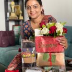Aswathy Sreekanth Instagram - “Seasons” a venture for budding Entrepreneurs ❤️ Hamper By @exhibitionseasons Handloom Pure Linen Sarees@angavastramdesigns Plant Based Shower Gel @soilscents Pure Curry powders & Oil @_tastegram_ Snana Natural Hamper @snana.naturals Customized Towels @embroideryhub_kochi Reusable Pouch by @purenature.essential Bento Cake: @curlesiouzzz Jewellery @jbimitation_wedding_jewellery_ MacrameWall Hangings @nifs_craft_studio Bows & Clips @curls_and_twirls_ Hamper arrangement: @an_augustart #entrepreneur #handmade #homemade #aspiretoinspire #kochi #supportsmallbusiness #exhibitionseasons