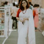 Aswathy Sreekanth Instagram - “Of all the roads she travelled the journey back to herself was the most magnificent” ❤️ -unknown #aswathysreekanth #sareelove #anydayisasareeday #goodtimes #lulumallkochi