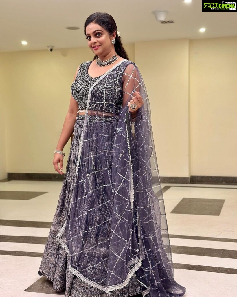 Aswathy Sreekanth Instagram - Confidence is the best outfit ! Styling @styledbysavu MUA @mukeshmuralimakeover Costume @ladies_planet_ Jewellery @anokhi_priyakishore