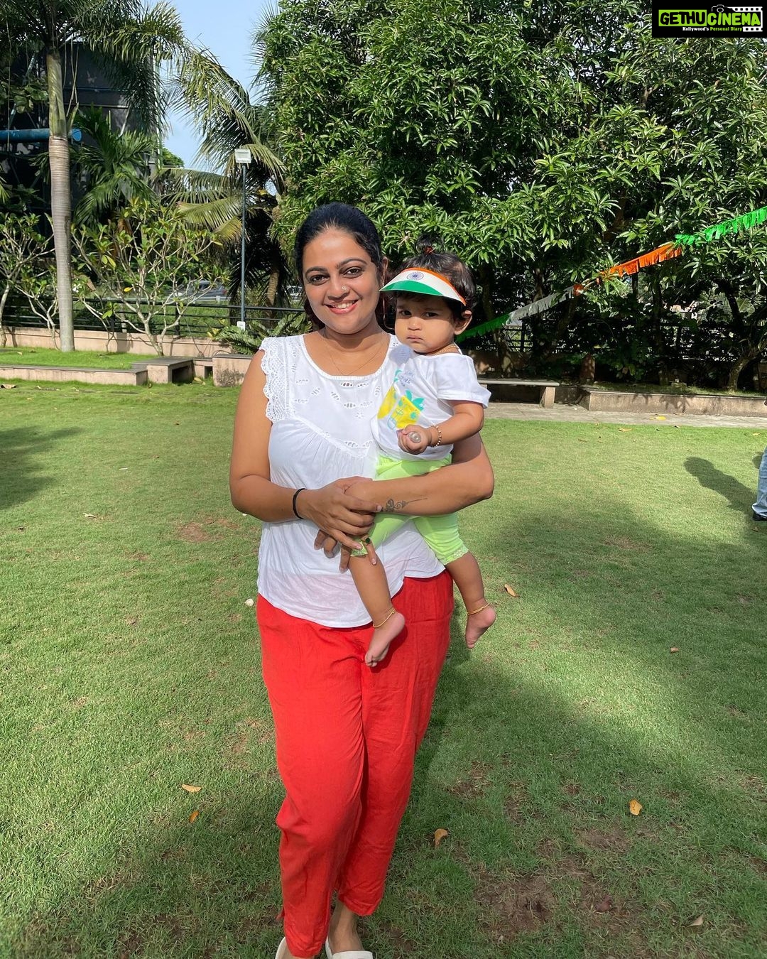 Aswathy Sreekanth Instagram - സ്വാതന്ത്ര്യം ഗൗരവമുള്ളൊരു വാക്കാണെന്ന് കമലയ്ക്ക് വരെ മനസിലായി 😌 Happy Independence Day ❤️ #independenceday #75thindependenceday