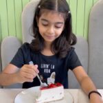 Aswathy Sreekanth Instagram - Cake is an emotion, always 🥰 @cakereelsforyou #cakereels #oberonmall #cakeshop #blueberrycheesecake #happinessisasliceofcake #mammadaughterdayout