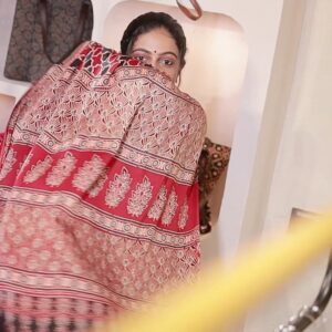Aswathy Sreekanth Instagram - Latest favourite ❤️ @ethniczuri #ethniczuri #dressdestination #mykind #cotton #ajrakhsilk #kaftan