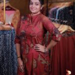 Aswathy Sreekanth Instagram - ✨✨✨ 👗@ethniczuri 📷 @amalraj_drisyaphotography @akhil_raj_drisya #sustainablefashion #cottonajrakh #cottonkurti #comfortismystylestatement