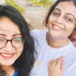 Aswathy Sreekanth Instagram - When you skip an afternoon nap and go for a drive with bestie just to make beautiful memories together 🥰🥰 #instareels #goodtimes #afternoondrives #friendship #happiness #makingmemories