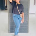 Aswathy Sreekanth Instagram - Whats your Sunday plan? 😎 #dayout #sunday #movieday #afteralongtime