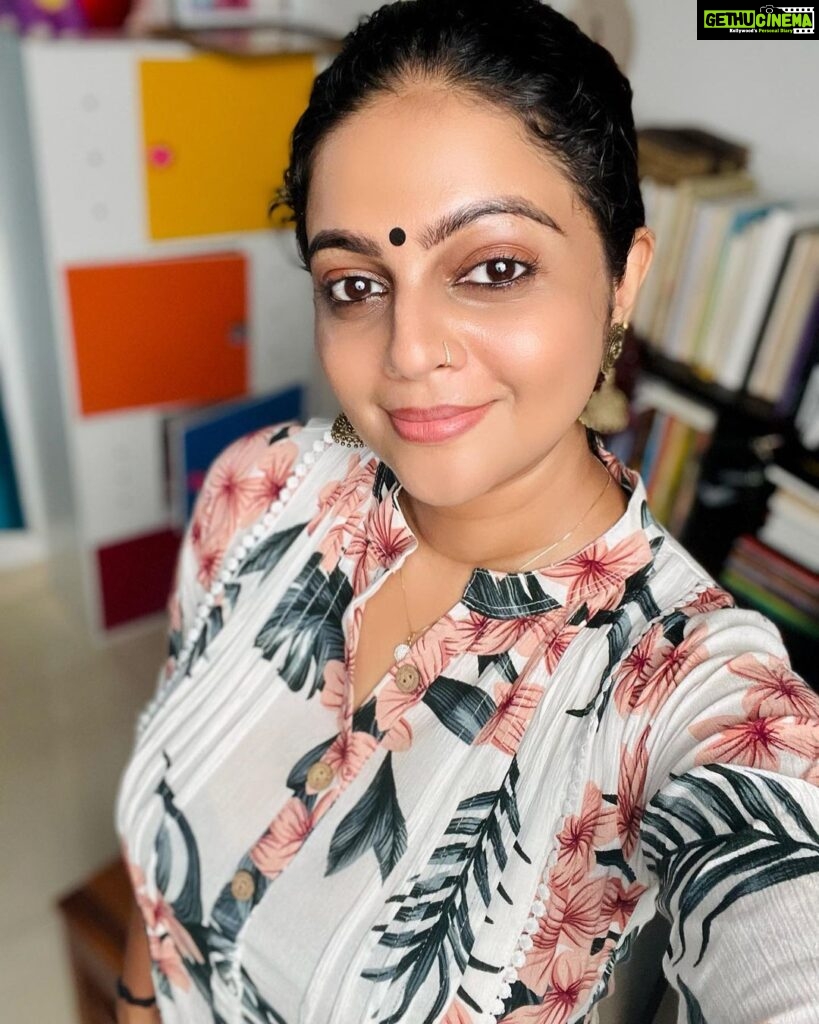 Aswathy Sreekanth Instagram - Sometimes holding on makes us strong, but sometimes its letting go 🦋 #womanhood #goodvibes