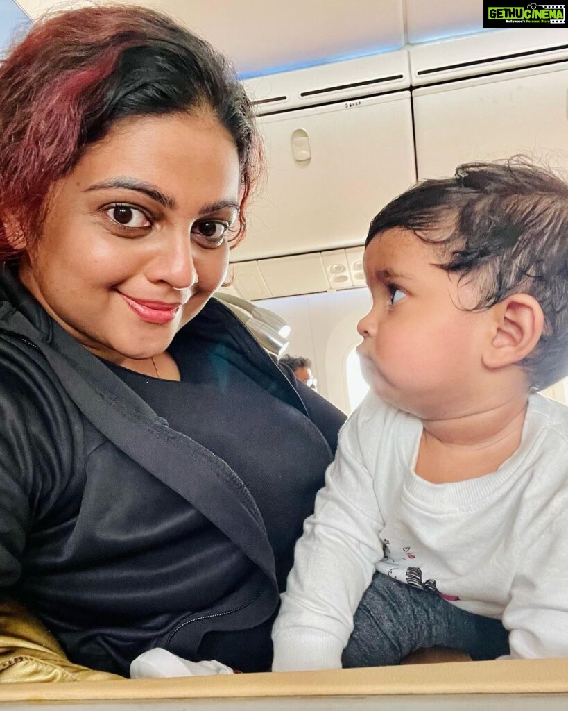 Aswathy Sreekanth Instagram - Who wants some tips on air travelling with kids ? And what if they are little unwell ? What if they are hungry and don’t want anything that we offer? Let me fix my head back in position and will tell you in detail 🥴😩😩 And thanks to the wonderful crew of Air India Dubai-Cochin, (especially for picking up all the things that Kamala throw away 😄) and my super supportive Padma who woke up many times just to entertain her cranky little sister and help amma in crisis 🥰 #travellingwithkids #yesterday #backhome #mommylife