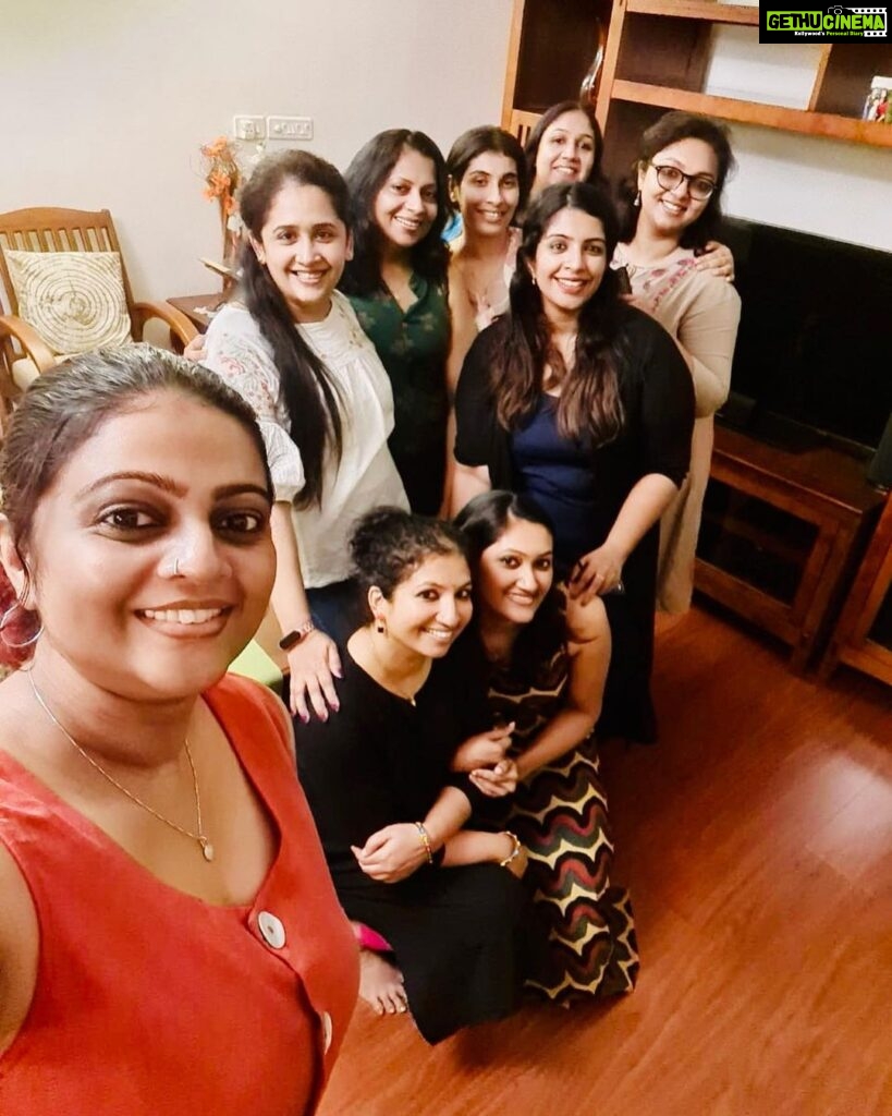 Aswathy Sreekanth Instagram - Endless chit chats, big belly laughs, good food, phone full of selfies…another night to remember with my wonderful ladies ! #friendshipgoals #mytribe