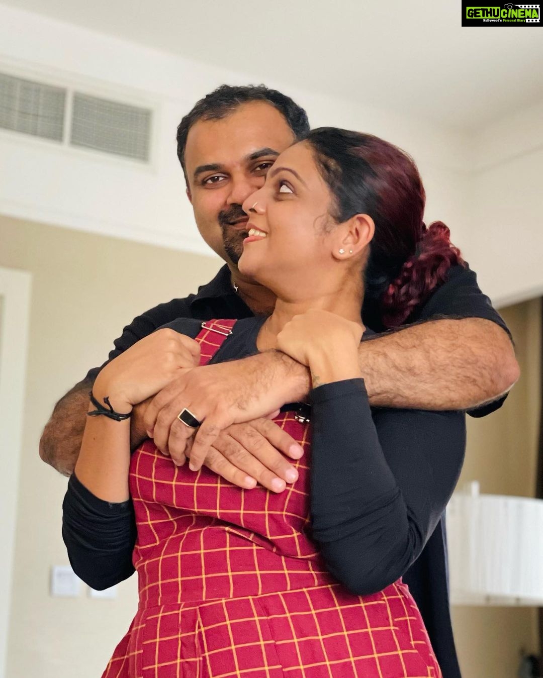 Aswathy Sreekanth Instagram - Happy birthday to ‘Kamala’s first word, Padma’s daddy cool and my ‘happily ever after’! I love the way we are growing up together, making mistakes, learning, evolving and becoming the better humans we are intend to be ! Happy birthday my love ❤️ Come home soon, we miss you 🥰🥰 @sreekanthsreeinsta #companion #birthday #38andcounting #myhappypill #missyouhere