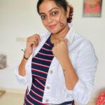 Aswathy Sreekanth Instagram - Hey, a quick question! Can you name your current emotion ? The emotion that you go through right now? Happiness/sadness/anxiety/fear/surprise? It can be anything…if you can share, comment below, you can use emojis too 🥰 I feel calm 😌 #lookdeeper #nameyouremotion #clarityhelps #lessionslearned