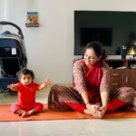 Aswathy Sreekanth Instagram – Look who joins Amma for some morning stretches 😍😍😍

#mommylife #morningvibes #mammababytime #happybaby #happymom #blessings #morningroutine