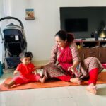 Aswathy Sreekanth Instagram - Look who joins Amma for some morning stretches 😍😍😍 #mommylife #morningvibes #mammababytime #happybaby #happymom #blessings #morningroutine