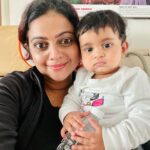 Aswathy Sreekanth Instagram - Who wants some tips on air travelling with kids ? And what if they are little unwell ? What if they are hungry and don’t want anything that we offer? Let me fix my head back in position and will tell you in detail 🥴😩😩 And thanks to the wonderful crew of Air India Dubai-Cochin, (especially for picking up all the things that Kamala throw away 😄) and my super supportive Padma who woke up many times just to entertain her cranky little sister and help amma in crisis 🥰 #travellingwithkids #yesterday #backhome #mommylife