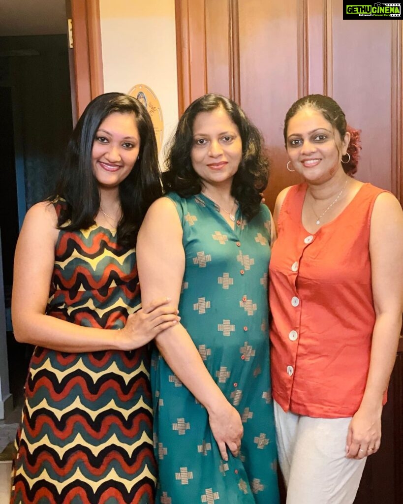 Aswathy Sreekanth Instagram - Endless chit chats, big belly laughs, good food, phone full of selfies…another night to remember with my wonderful ladies ! #friendshipgoals #mytribe