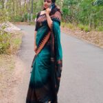 Aswathy Sreekanth Instagram - കേൾക്കുന്നുണ്ടല്ലോ ല്ലേ ! Saree @kanchivaram.in 🥰