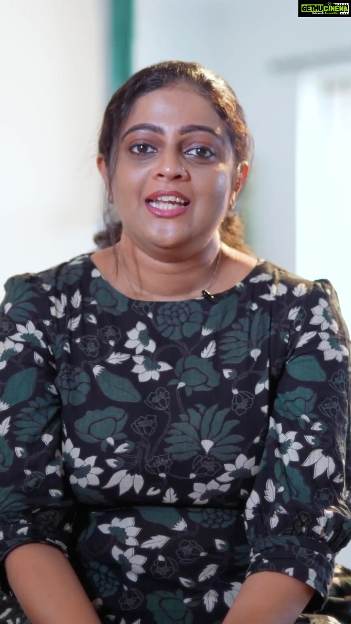 Aswathy Sreekanth Instagram - Motherhood is not about strength always, it’s about so many vulnerabilities too. Here’s a video for all the perfectly imperfect moms out there. #momyguilt #workingmoms #parenting #aswathysreekanth #unaiseadivadu