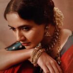 Athulya Chandra Instagram - Shoot for @josalukkas KALA collection Agency @dentsu Kochi @anjokandathil @nigil_raj @plantnpage Production House @tijojohnproductions Creative Producer /Photography @tijojohnphotography Director @director_fma Cinematography @picstory_josecharles Edit & DI @picstory_josecharles Studio @mouseartcochin Music : @anuj_sekhar Vocal : @gopika_04 Styling @styledbysmiji MUA : @rizwan_themakeupboy Art @dayalu.k.d.8 Executive Producer @jithinharid Photography Team @leninkottapuram @uwaise_alpha @iam___krrish Lights & gear @alphagearkochi Model management @aim2aimmodels @naresshkrishna #athulyachandra #vintage #indiansaree #templejewellery #kochi