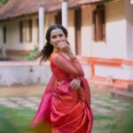 Athulya Chandra Instagram - "In love's rawness,find liberation” #sareesymphony #thesouthremembers ♥️