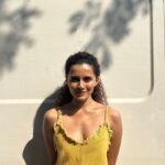 Athulya Chandra Instagram - Mood of the day 🌻🍂🐤