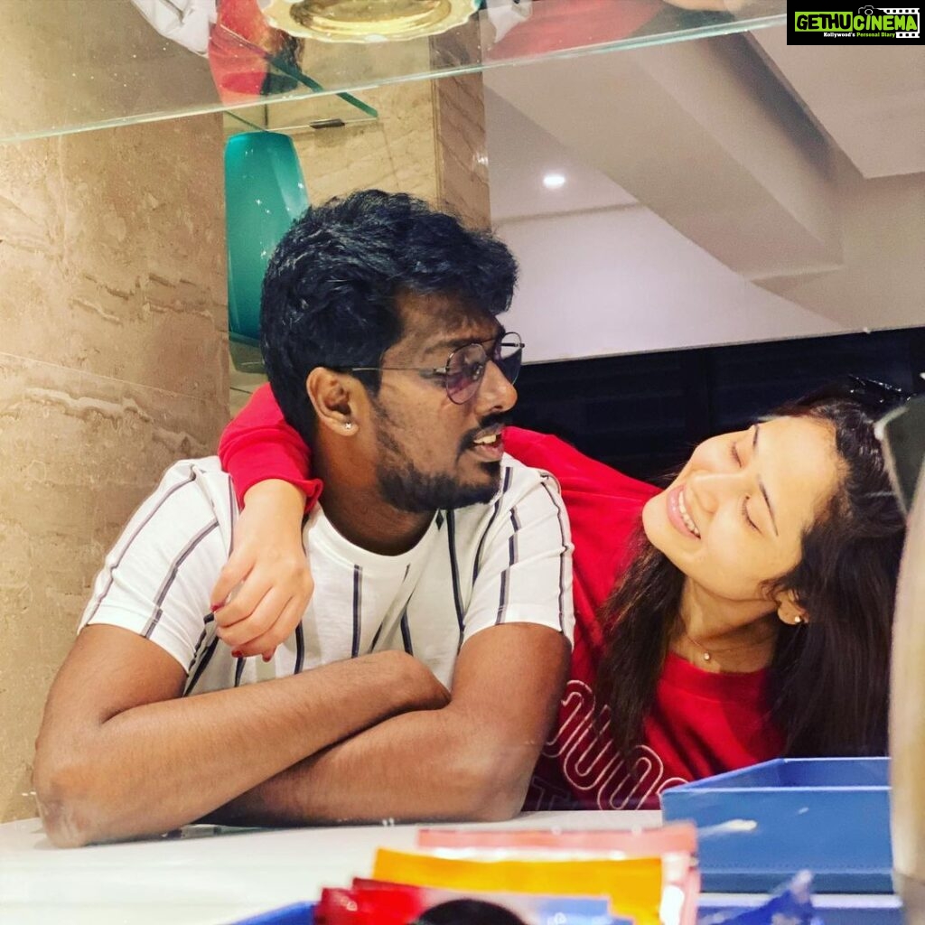 Atlee Kumar Instagram - Can’t believe It’s been 6 years , Happy wedding anniversary @priyaatlee ❤️ we have faced so many ups downs together in life , when ur with me ur like a shock absorber u make the right balance & u have always guided me to take right decisions in life though ur still my kid my lovely friend, crime partner ,wife & everything to me in this world , ur the most precious person I have ever earned in my life , love u suji ❤️ entering the 7 th year , more romantic madness continues ❤️❤️❤️❤️❤️ neeeeethane nethaneeee🎵🎵🎵🎵🎵 Chennai, India