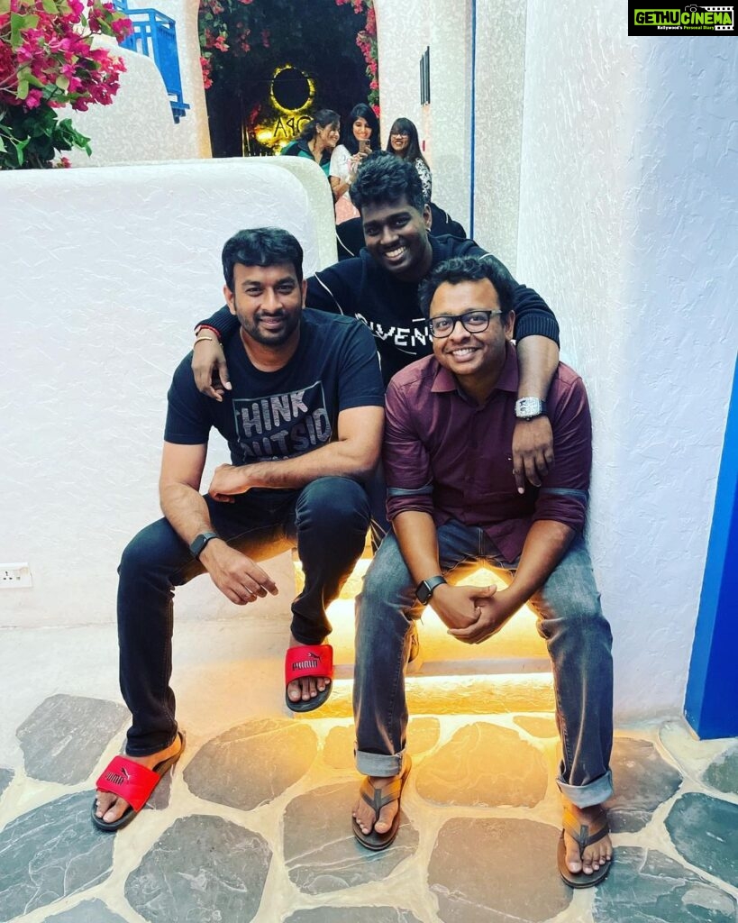 Atlee Kumar Instagram - #alaporantamilzhan songs 5th year anniversary celebrated with @lyricist_vivek Anna, @dop_gkvishnu @priyaatlee @sharutweet @yogagirlaham missed #vijay Anna , @arrahman sir, @muthurajthangavel Anna, @shobi_master Anna, @livingstonruben , @anlarasu007 master ,Producer Murali sir , @hemarukmani mam ,my Mersal direction team ,Mahendran Anna ,Disney bro , @jagadish_palanisamy dude @ashwin1106 & thanks to TSL, @sonymusic_south , @netflix_in @zeetamizh @youtubeindia This song is very close to my heart , first collaboration between me and arr sir I still remember every moment of creating this song I still feel this entire creation of the song can be made into a mass film , it had so much moments emotionally , when I first played this song to producer Murali sir ,he felt that this song should be shot like a epic song and wen the song was played Vijay anna while we went for a drive is still a goosebumps moment , The discussion we had for this song which got exactly converted in to mass energy when we saw it in the theatre Shoby Anna’s contribution Is unmatchable , lyrics of alazhaporan Tamilian was written in less 10 mins by Vivek Anna ❤️ Iam Sure some day I might come up with the Behind the scenes video of alaporantamilzhan OR even a movie on it gods willing This is not just a song It is an emotion Thankful and great full for the support and luv of the fans and audience 🙏 Will keep working hard and harder ❤️ https://youtu.be/xsbLtHql4g8 Mumbai, Maharashtra