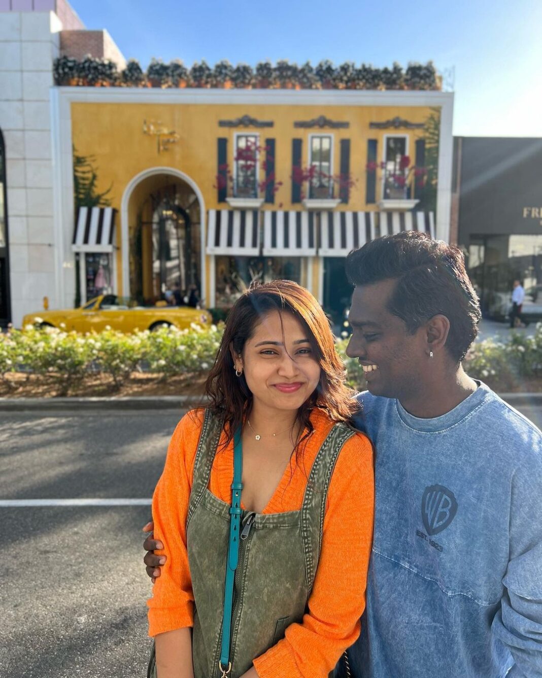 Atlee Kumar Instagram - U c me 😎💙 n s I c u 🤓🧡 🧡💙🧡💙🧡💙🧡💙🧡 @atlee47 💛