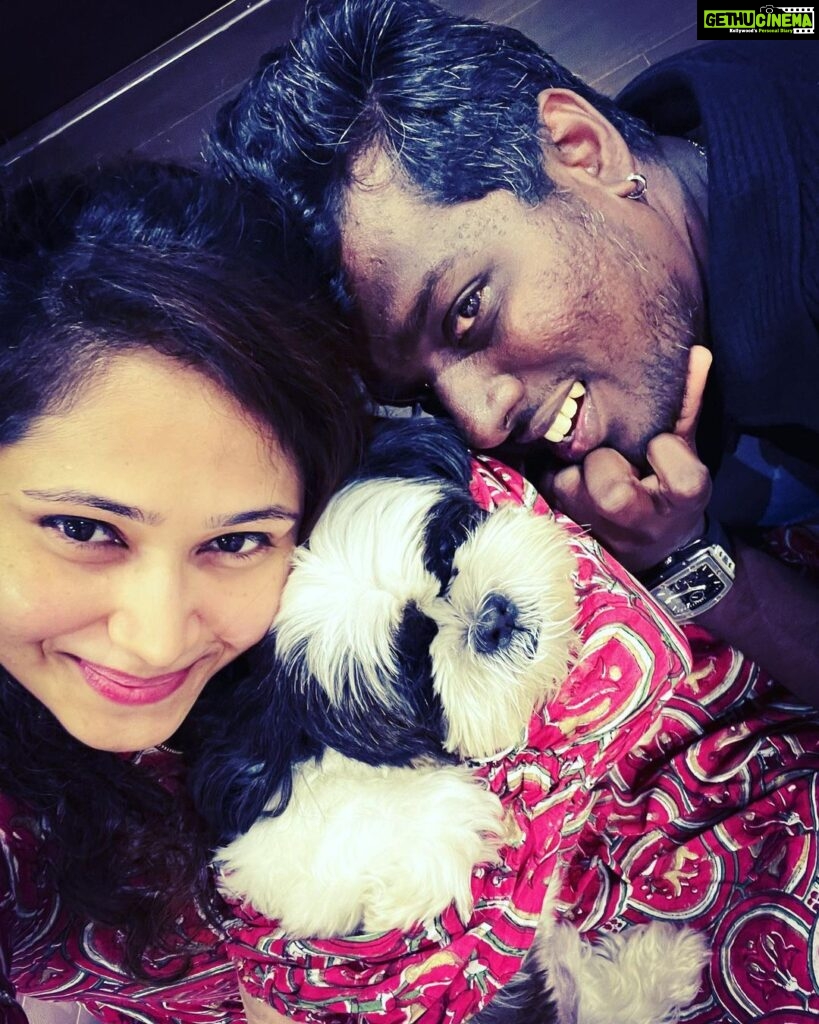 Atlee Kumar Instagram - Merry merry Christmas frm us to u ❤️🎄☃️❤️